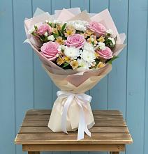 Букет цветов из:  Гвоздики, Орхидеи и Розы в Танцырее