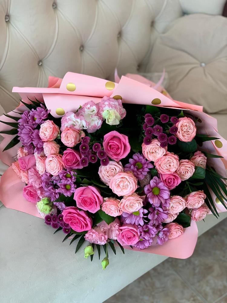 Букет цветов из: Хризантемы, Розы и Лизиантусы в Танцырее