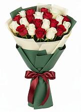 Букет Микс из красных и белых роз в Танцырее