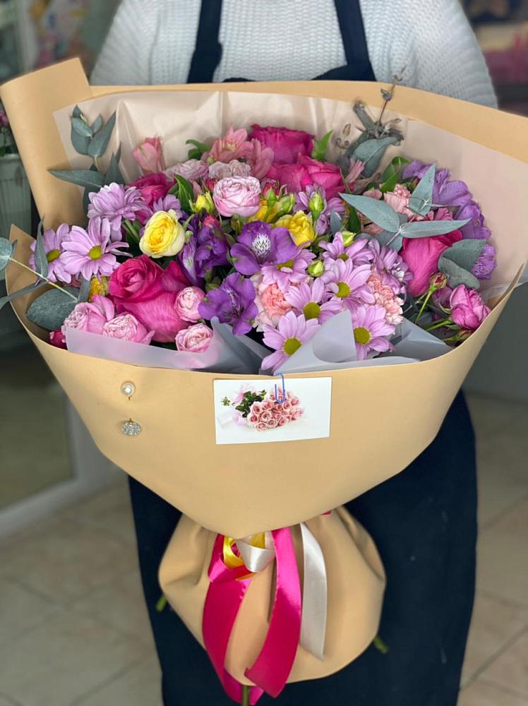 Букет цветов из: Хризантемы, Гвоздики и Альстромерии в Танцырее