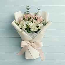 Букет цветов из:  Альстромерии в Танцырее