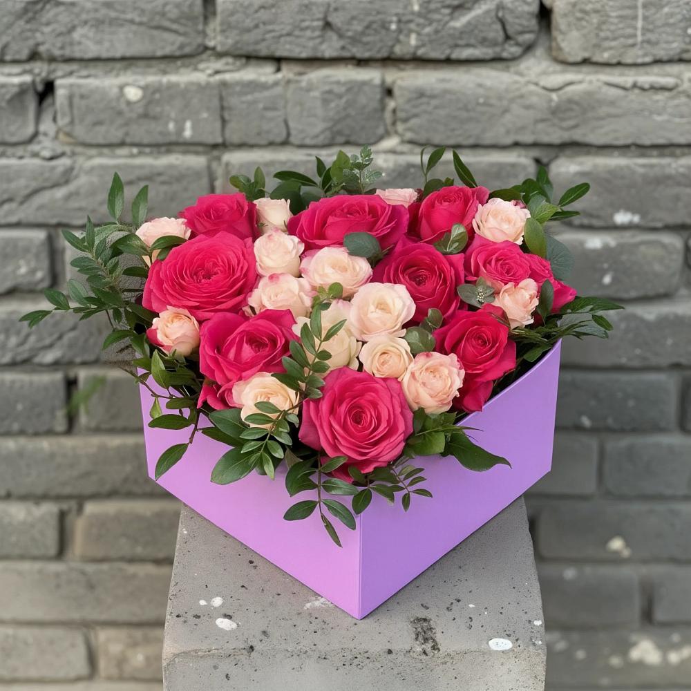 Цветочная композиция из Розы в коробке в Танцырее
