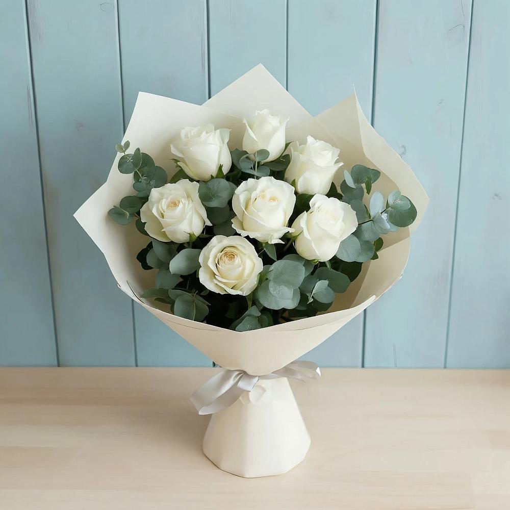 Букет Белые розы в Эвкалипте в Танцырее