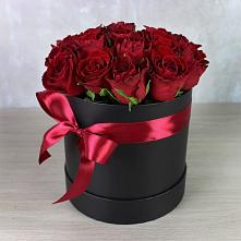 Цветочная композиция из Розы в шляпной коробке в Танцырее
