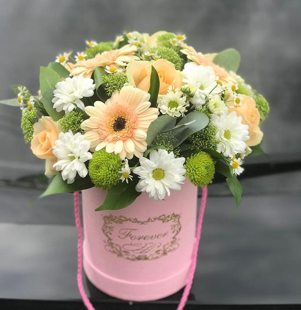 Цветочная композиция из Розы, Герберы и Хризантемы в шляпной коробке в Танцырее