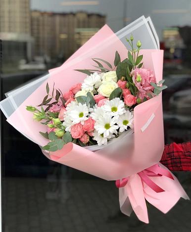 Букет цветов из: Розы, Лизиантусы и Хризантемы в Танцырее